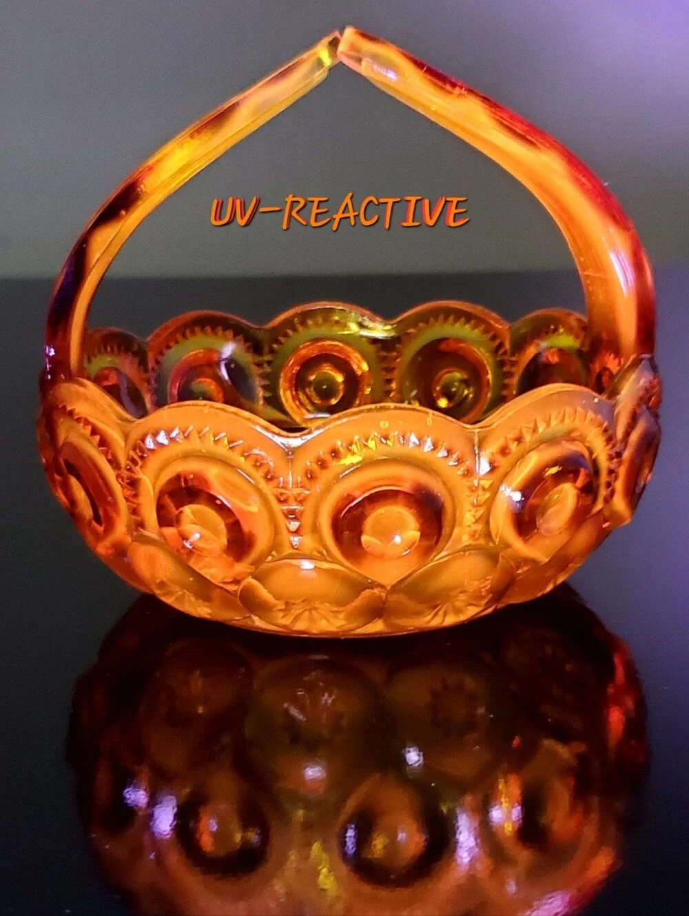 GLOWING Fire Amberina Moon & Star Split Handle Art Glass Basket - Picture 4 of 16